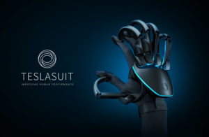 Lee más sobre el artículo Teslasuit Glove: Los guantes de Realidad Virtual de Tesla que permiten «sentir» texturas virtuales