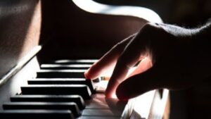 Lee más sobre el artículo Udemy Gratis: Curso en español de piano (introducción)