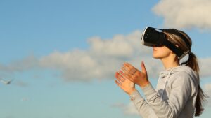 Lee más sobre el artículo Personajes interactivos en 3D y Realidad Virtual Social: Curso Gratis