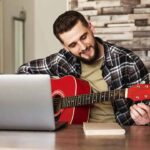 Aprende a tocar guitarra desde cero con este curso gratuito en Udemy por tiempo limitado