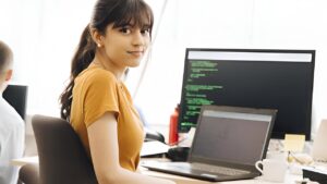 Lee más sobre el artículo Domina JavaScript, Python y ReactJS con estos cursos 100% gratuitos