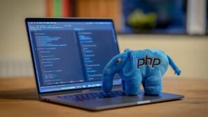 Lee más sobre el artículo ¿Cómo aprender PHP gratis? Curso online de Codecademy para principiantes