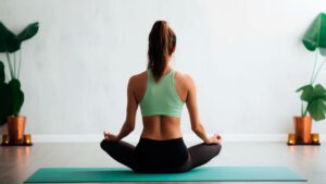 Lee más sobre el artículo ¿Quieres mejorar tu salud con yoga? Aprovecha este Curso gratuito de la Universidad de Nueva York