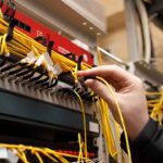 ¿Cómo aprender a instalar cables de fibra óptica gratis? Este curso te enseña en solo 32 horas