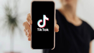 Lee más sobre el artículo Descubre cómo TikTok puede beneficiar tu negocio con este curso gratuito