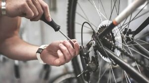 Lee más sobre el artículo ¿Cómo aprender a reparar bicicletas desde casa? Curso gratuito de la Fundación Carlos Slim