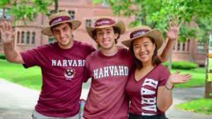 Lee más sobre el artículo ¿Sabías que puedes estudiar gratis en Harvard? Te contamos cómo acceder a sus cursos