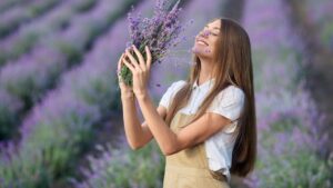 Lee más sobre el artículo ¿Buscas una forma natural de mejorar tu vida? Aprende cómo con un curso de aromaterapia ¡Gratis!