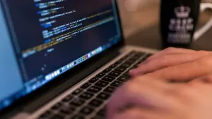 Lee más sobre el artículo UPV ofrece curso online gratis para aprender a usar las Tecnologías de la Información