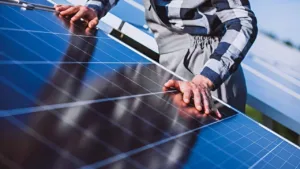 Lee más sobre el artículo Universidad lanza Curso de Paneles Solares: 4 semanas, gratis y en línea