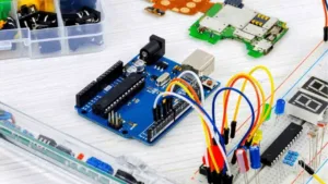 Lee más sobre el artículo Curso Gratis de Arduino: La UNAM enseña a crear dispositivos inteligentes en 16 horas